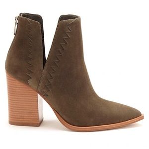 NWOT Vince Camuto Genedy Western Bootie ARMY GREEN OLIVE - SIZE 8